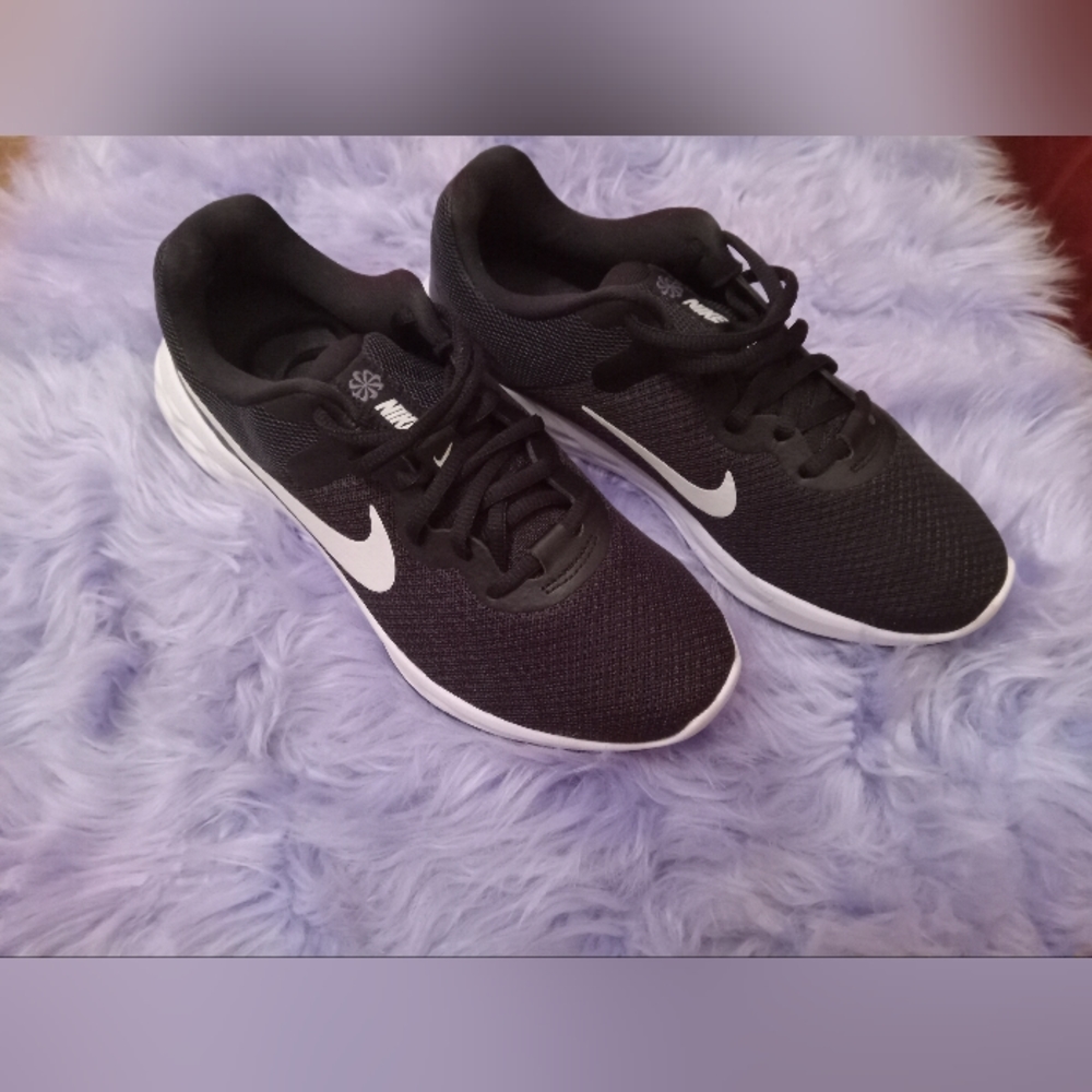 Nike Revolution 6